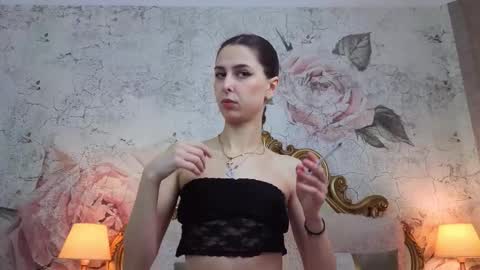 Snapshot of sophie_eloise chatting on February 2026 06:44:02 AM Sophie online show from February 2026 06:44:02 AM