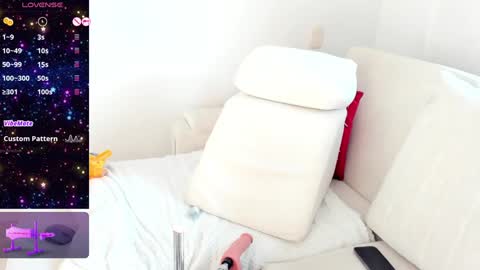 Snapshot of sophie_evanss_ chatting on January 2025 09:40:01 PM   online show from January 2025 09:40:01 PM