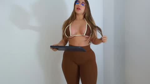  SOPHIE JANNER online show from April 2026 11:28:01 PM