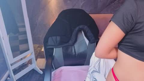 sophie_jones_b online show from April 2026 12:39:01 PM