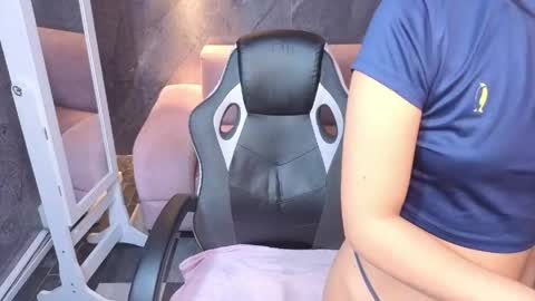 Snapshot of sophie_jones_b chatting on May 2026 12:45:02 PM sophie_jones_b online show from May 2026 12:45:02 PM