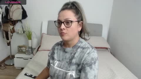 Snapshot of sophie_lopez1 chatting on December 2024 02:13:02 AM Sofa online show from December 2024 02:13:02 AM