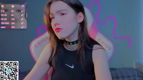 sophie_nomenal_ online show from April 2026 06:52:01 AM