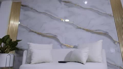 Sophie  online show from November 2025 03:00:01 PM