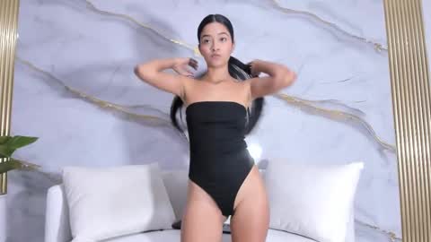 Sophie  online show from November 2025 12:26:01 PM