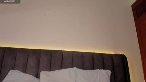 sophie_smith19 online show from September 2025 02:28:02 PM