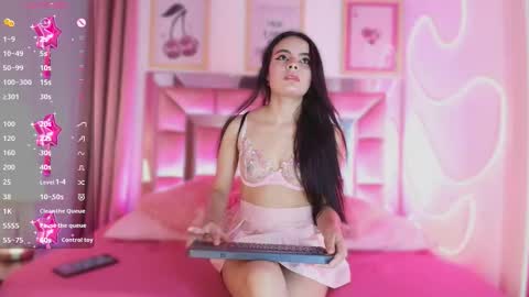 Sophie  online show from November 2025 10:19:01 AM