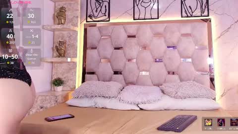 Snapshot of sophie_stars chatting on June 2026 04:48:01 AM Sophie online show from June 2026 04:48:01 AM
