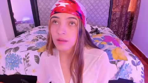 Snapshot of sophie_vega1 chatting on June 2026 06:39:02 PM Sophie online show from June 2026 06:39:02 PM