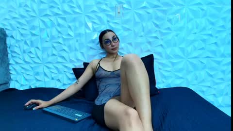 sophie_willow online show from April 2026 08:20:01 PM