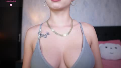  Sophie  online show from January 2026 01:09:02 AM