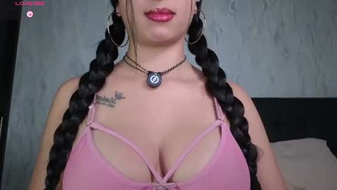 Snapshot of sophie_x1 chatting on June 2026 01:38:02 AM Sophie online show from June 2026 01:38:02 AM