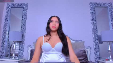 sophiebellucci online show from February 2025 04:25:02 AM