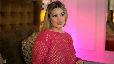 Sophie online show from November 2025 07:36:02 AM