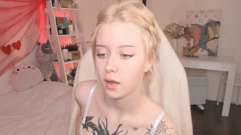 Sophie  online show from February 2025 03:58:02 AM