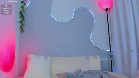 Sophie online show from April 2026 11:02:01 PM