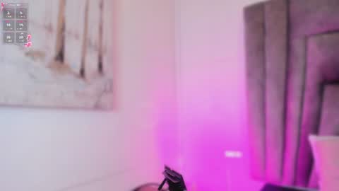 Snapshot of sophiee_smith chatting on July 2026 11:01:02 AM Sophie online show from July 2026 11:01:02 AM