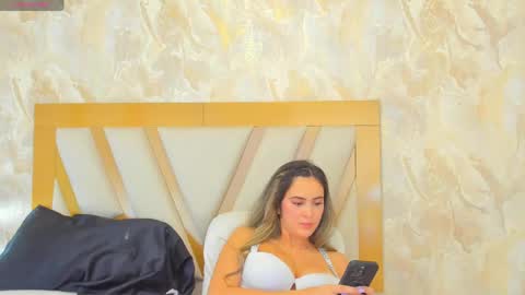 Sophie online show from April 2026 01:38:02 PM