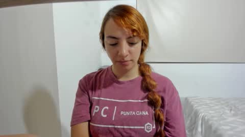 Snapshot of sophielatina chatting on April 2026 01:28:02 AM Sophia online show from April 2026 01:28:02 AM