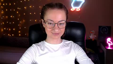 sophieleroux online show from April 2026 01:02:02 PM