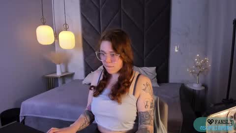 Sophie online show from October 2025 09:04:01 PM