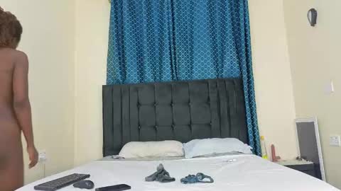sophisticated_seline online show from June 2026 07:08:02 PM