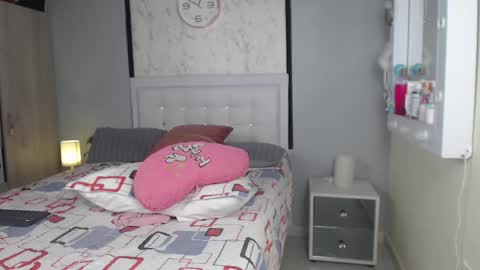 Sofia  online show from December 2024 06:57:02 PM