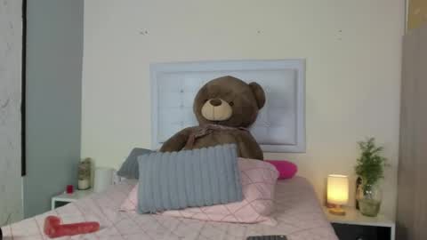 Sofia  online show from October 2025 09:01:01 PM