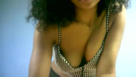 sourayaa online show from April 2026 06:44:02 PM