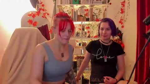 Leah online show from November 2025 06:30:01 PM