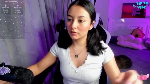 Lili online show from March 2025 11:39:01 PM