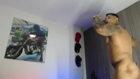 soy_apolo online show from November 2025 06:08:02 PM