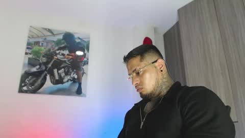 soy_apolo online show from December 2025 05:08:02 PM