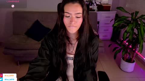 Luisa    online show from February 2025 11:58:02 PM