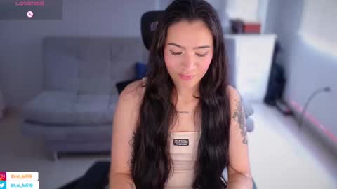 Luisa    online show from March 2025 07:34:01 PM