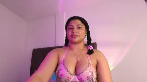 Snapshot of soynerea chatting on May 2026 01:55:01 AM online show from May 2026 01:55:01 AM
