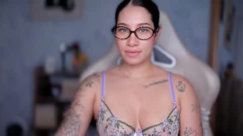 Snapshot of soytulu_ chatting on June 2026 04:53:01 PM brisa s online show from June 2026 04:53:01 PM