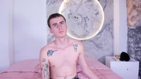 spaceboy_1 online show from February 2026 09:15:02 PM