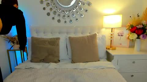 Snapshot of spacelady_ chatting on May 2026 09:36:01 AM Julia online show from May 2026 09:36:01 AM