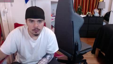 spanishcouple4255 online show from December 2025 06:04:02 PM