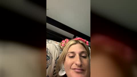 sparkles_b online show from May 2026 04:17:01 AM