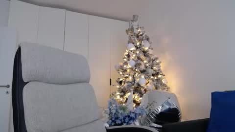 sparkly_eve online show from December 2025 11:07:01 AM