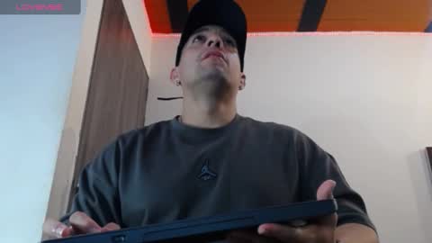 Snapshot of spartacus_cam chatting on January 2025 05:26:02 AM online show from January 2025 05:26:02 AM