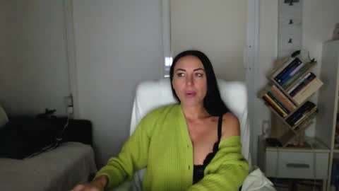 Carla online show from October 2025 02:58:02 PM