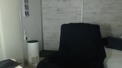 Carla online show from November 2025 04:28:01 PM