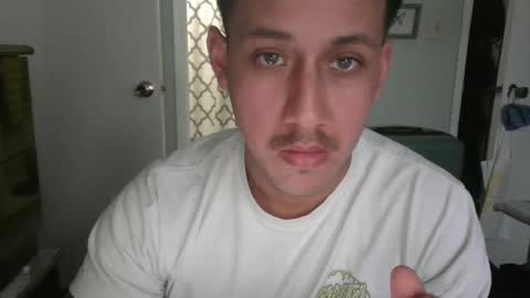 Snapshot of spicey_couple222 chatting on February 2025 01:10:01 AM spicey_couple222 online show from February 2025 01:10:01 AM