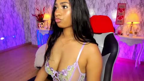 Snapshot of spicyamelia chatting on February 2025 01:17:02 PM Amelia GTM-5 817 IG Spicychoco am online show from February 2025 01:17:02 PM