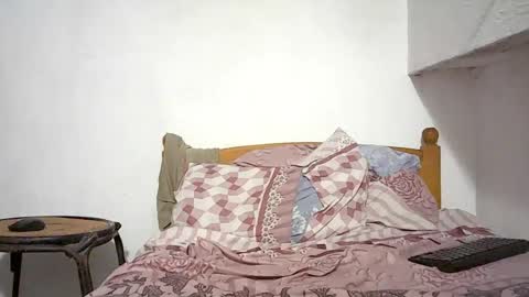 spicybuoy online show from April 2026 05:17:01 PM