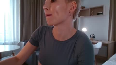 Elizabeth online show from September 2025 12:50:02 PM