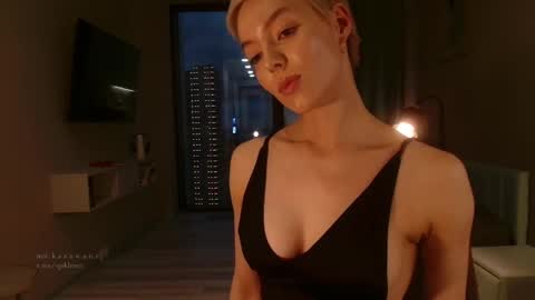 Elizabeth online show from September 2025 03:27:02 PM